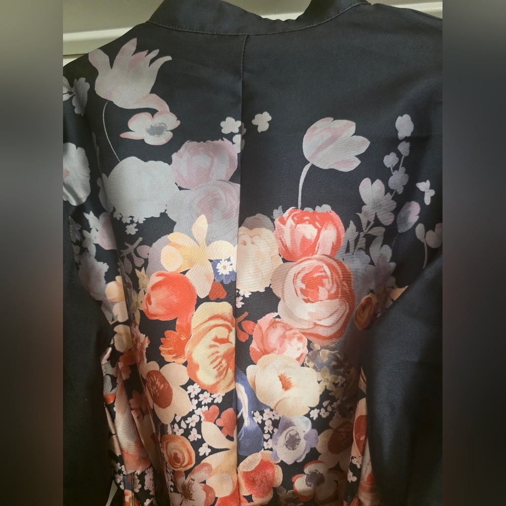 Floral Satin Midi Dress with Puff Sleeves - Navy & Pink Large - Picture 6 of 9
